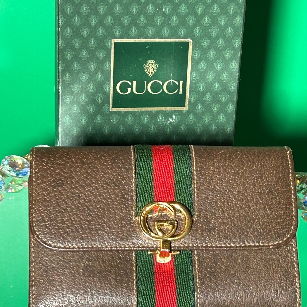 Gucci Brown Leather Wallet with Gold Accent Approx. 4.5” x 3” w/Box EUC - Picture 15 of 17